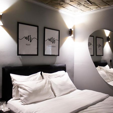 The Bubbles - Jacuzzi Hotel Tirana Extérieur photo