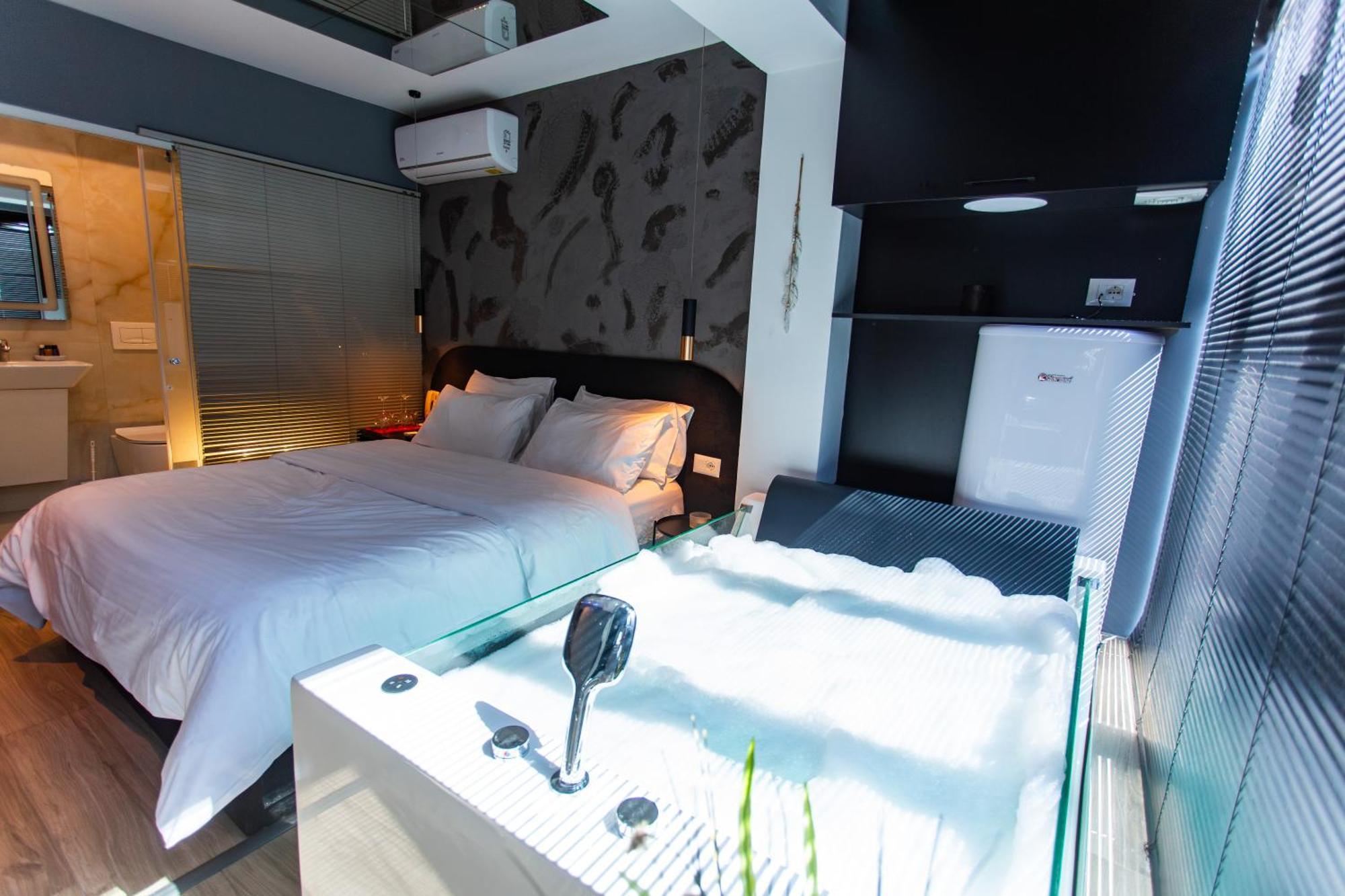 The Bubbles - Jacuzzi Hotel Tirana Extérieur photo