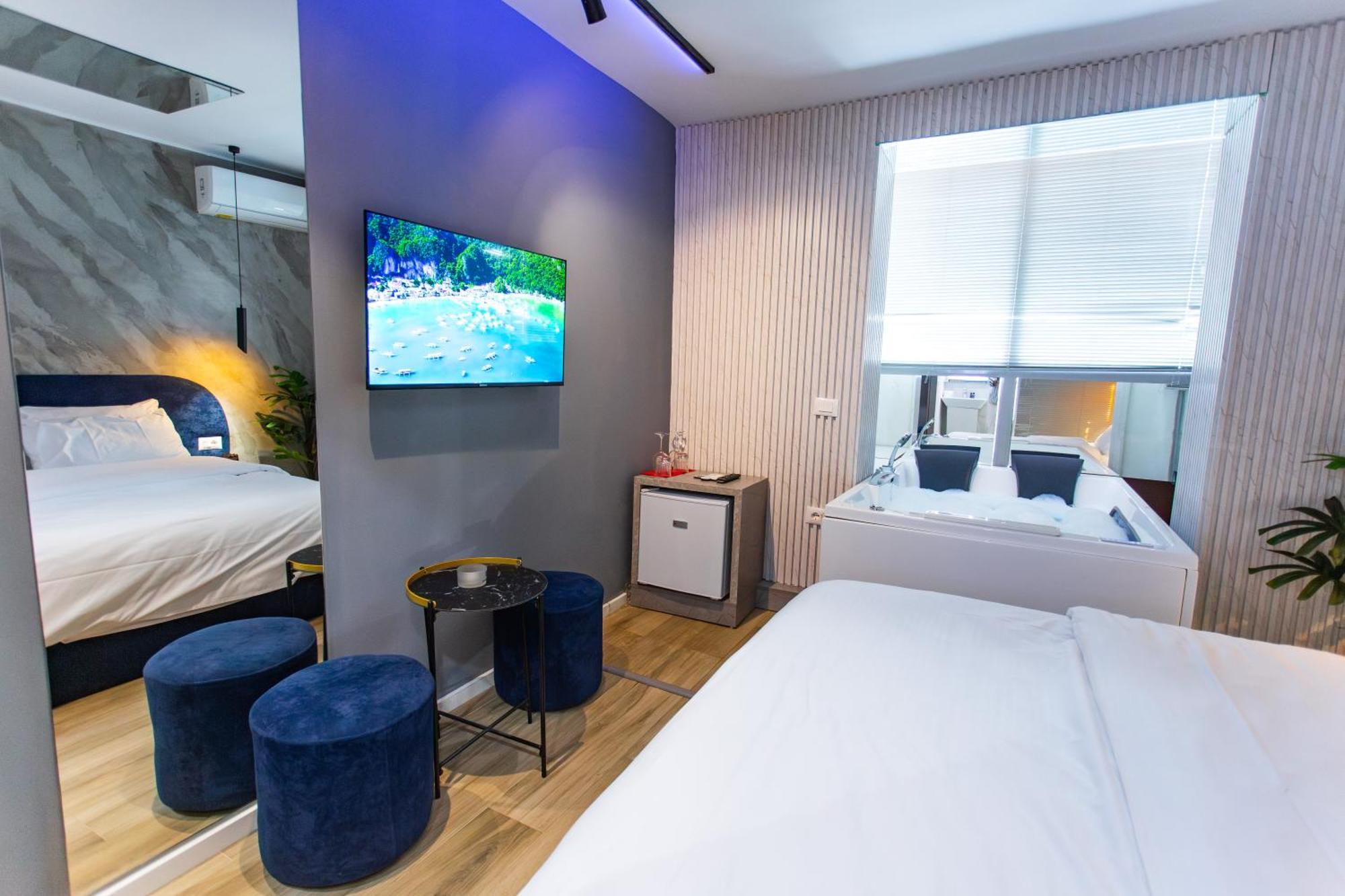 The Bubbles - Jacuzzi Hotel Tirana Extérieur photo