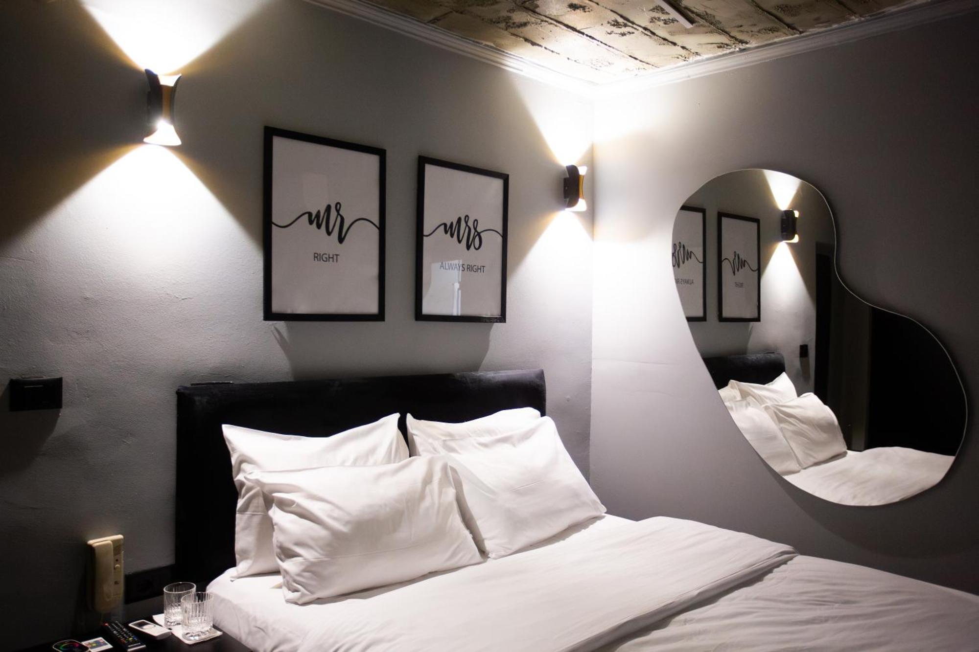 The Bubbles - Jacuzzi Hotel Tirana Extérieur photo