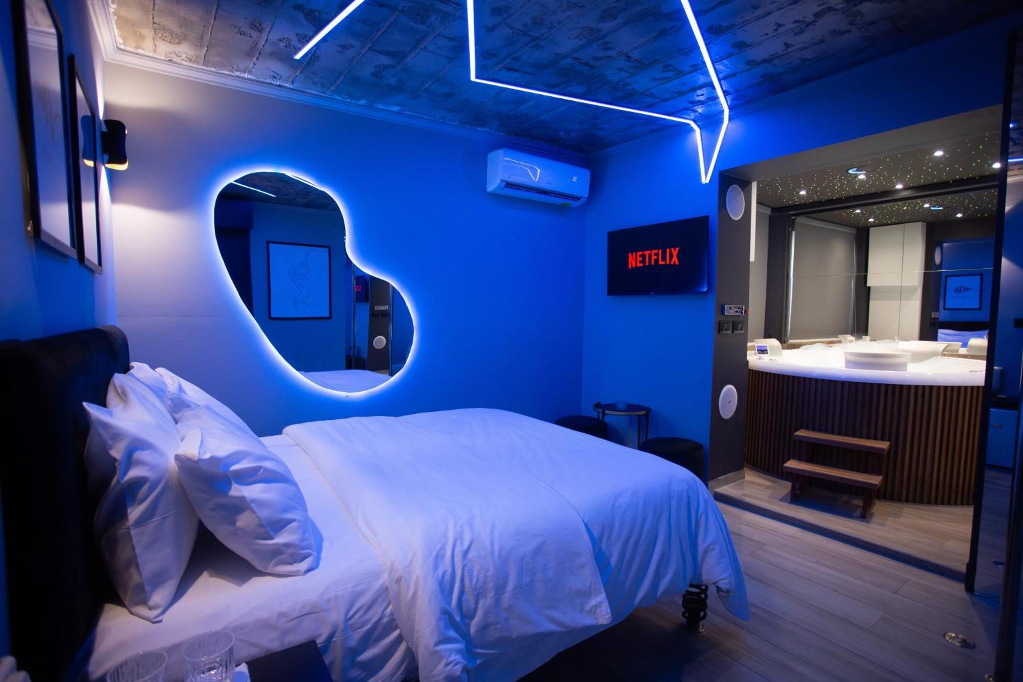 The Bubbles - Jacuzzi Hotel Tirana Extérieur photo